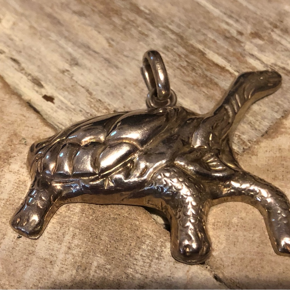 Vintage Large Silver Turtle Pendant 9.2 Grams Nice Details Unisex